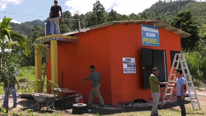 Honduras warum verlassen Migranten ihre Heimat (DW/Aitor Saez)