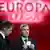 UEFA-Funktionäre stehen vor einer großen roten Leinwand auf der das Logo der Europa League prangt(AP Photo/Claude Paris)