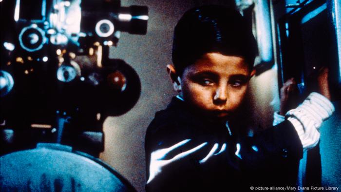 Salvatore Cascio in Cinema Paradiso (picture-alliance/Mary Evans Picture Library)