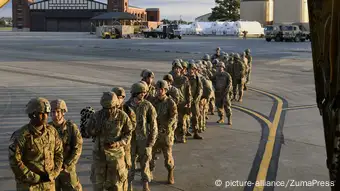 US Armee auf dem Weg zur Grenze USA-Mexiko