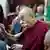 Indien Dharamshala Dalai Lama trifft Wissenschaftler aus China
