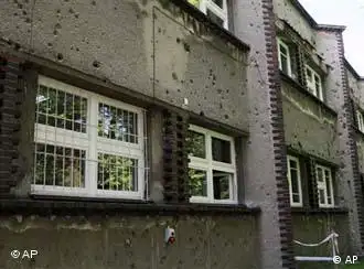 二战结束70年后，在波兰的一栋楼房上仍然可以看到战争的伤痕