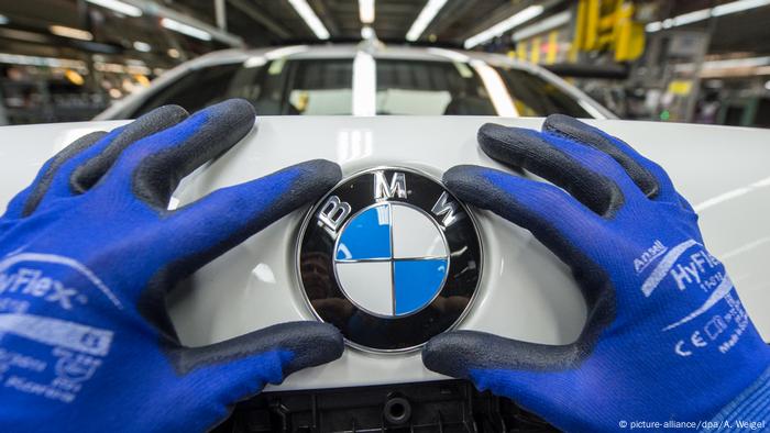 BMW hat Exporte nach Russland storniert und die Produktion in diesem Land eingestellt.