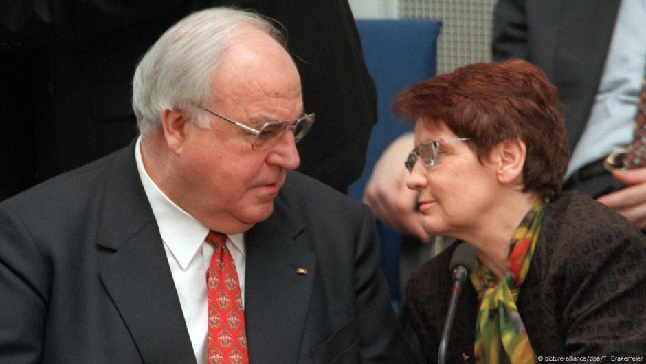 Predstavljanje godišnjeg ekonomskog iyveštaja u Bundestagu 20.02.1997. - kancelar Helmut Kol i predsednica Bundestaga Rita Zismut, oboje CDU