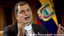 Ecuadors Präsident Rafael Correa spricht am 17.04.2013 in Berlin mit Journalisten. Foto: Maurizio Gambarini/dpa +++(c) dpa - Bildfunk+++ |
