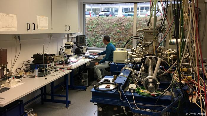 RWTH Aachen - I Putu Eka Widya Pratama studiert und forscht in Aachen (DW/N. Ahmad)