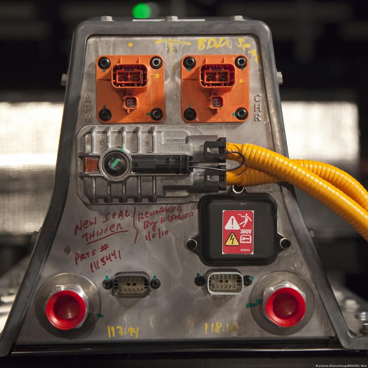 Living Planet: Battery powered
