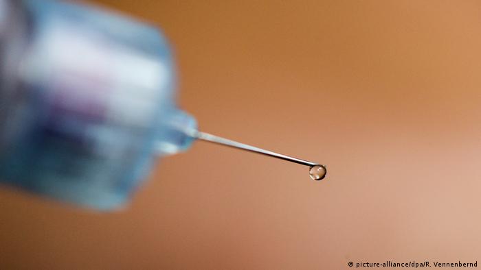 Symbolbild - Insulin: Hilfspfleger unter Mordverdacht (picture-alliance/dpa/R. Vennenbernd)