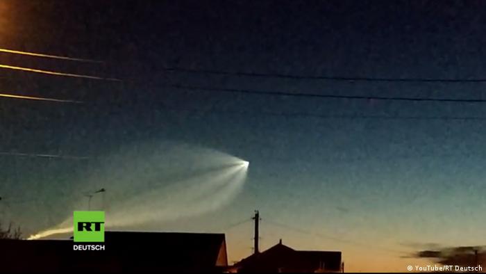 Screenshot angebliches UFO am Himmel über Russland (YouTube/RT Deutsch)