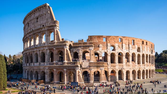 Rome Colosseum Stage To Give Visitors A Gladiator S View News Dw 02 05 21
