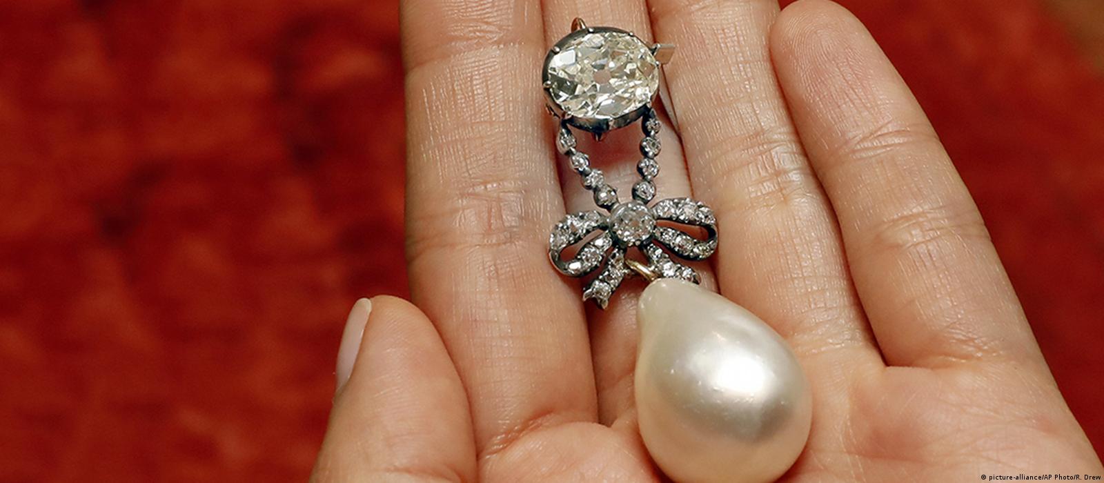 How Marie Antoinette's Jewelry Ends Up on Auction