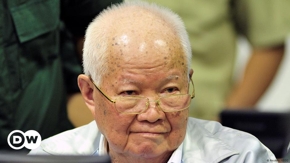 Cambodia: Khmer Rouge official appeals genocide conviction | DW | 16.08.2021