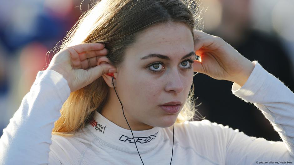 ソフィア・フローシュ直筆サイン入り2Lサイズ写真…Sophia Flörsch Sophia Floersch | AutoHebdo