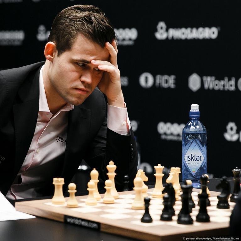 Magnus Carlsen beats Fabiano Caruana to win World Chess Championship