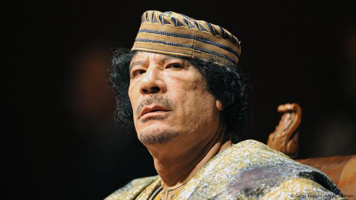 2011 yılında öldürülen Muammer Kaddafi 