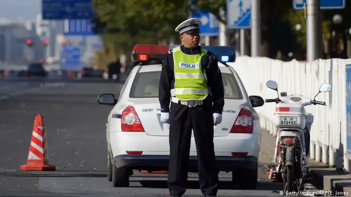 Symbolbild China Polizeiabsperrung