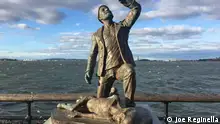 USA Statuen des Künstlers Joe Reginella in New York | Statue Alienentführung, (Joe Reginella)