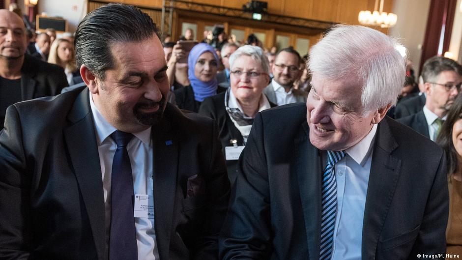 Germany: Conservatives seek to isolate Islamist groups | News | DW - Vimarsana News