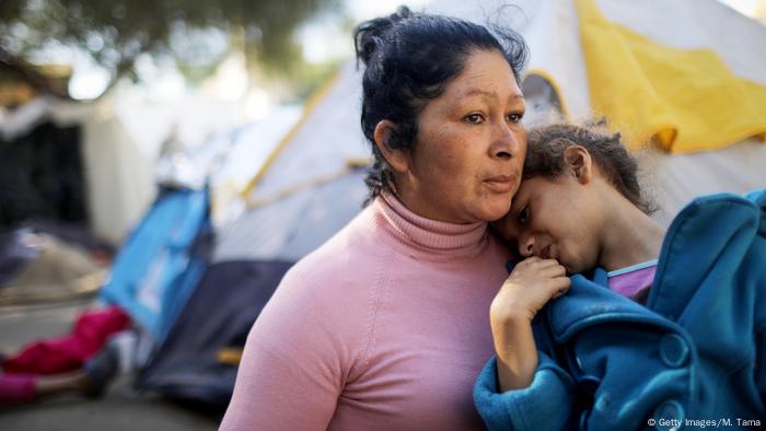 Mexiko Migranten an Grenze zu USA in Tijuana