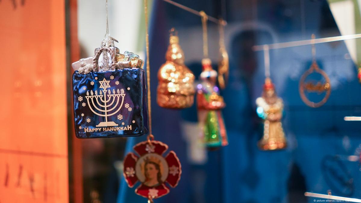 Christbaum-Schmuck im Wandel der Zeiten – DW – 01.12.2018