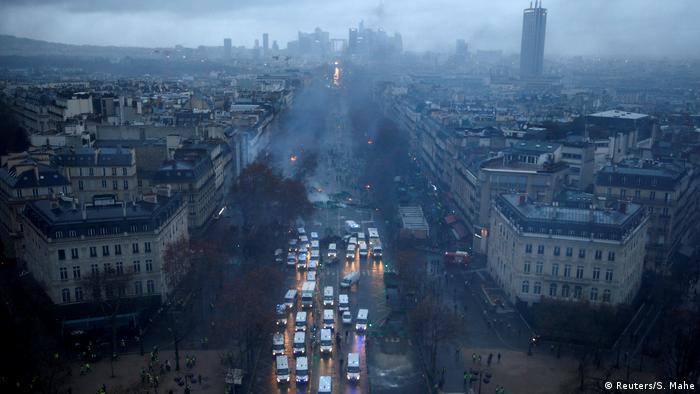 Frankreich Gelbwesten-Protest in Paris