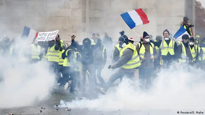 Frankreich Gelbwesten-Protest in Paris