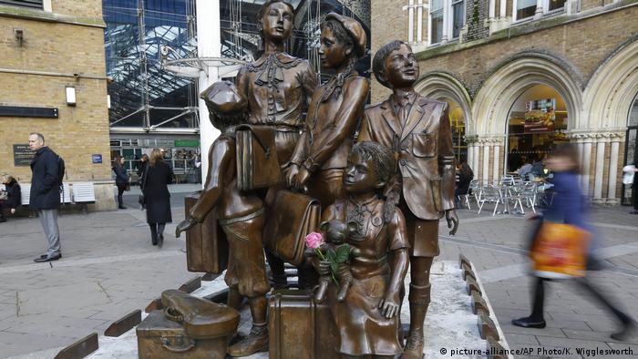 Παιδιά-πρόσφυγες από το 1938/39, Μνημείο στην Λίβερπουλ Στριτ, Λονδίνο