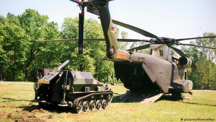 Deutschland Waffenexporte Rheinmetall DeTec AG - Luftverladbarer Wiesel