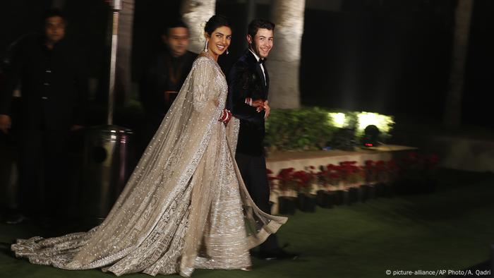 Pernikahan Multikultur Priyanka Chopra Dan Nick Jonas Sosbud Laporan Seputar Seni Gaya Hidup Dan Sosial Dw 06 12 2018 Pernikahan Multikultur Priyanka Chopra Dan Nick Jonas Sosbud Laporan Seputar Seni Gaya Hidup Dan Sosial Dw 06 12 2018