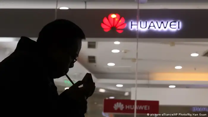 China Huawei Filiale in Beijing (picture-alliance/AP Photo/Ng Han Guan)