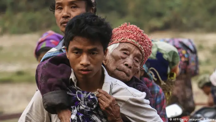Menschen auf der Flucht vor Verfolgung. Konflikt in Kachin, Nordmyanmar