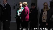 AKK: Merkel yuko salama, kwa sasa