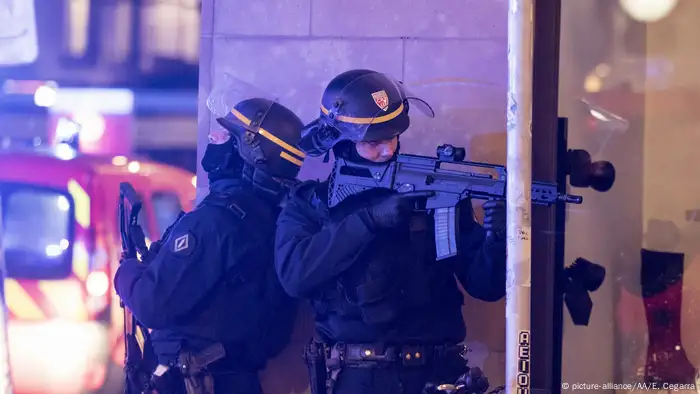Schießerei Straßburger Weihnachtsmarkt Polizei (picture-alliance/AA/E. Cegarra)