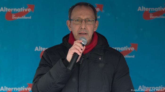 Los Verdes sobrepasaron a la AfD en las encuestas a nivel nacional. Aún así, los populistas de derecha en el Este de Alemania tienen más del 20 por ciento. Si la AfD logra convertirse en la fuerza más fuerte en este Estado federado, sería un gran éxito para Jörg Urban y su partido.