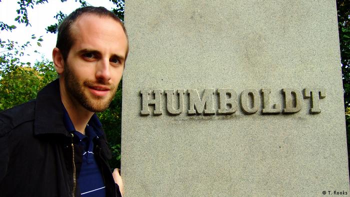 Timothy Rooks vor der Humboldt-Gedenkstätte im Central Park von New York City