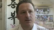 02.03.2017, China, Yanji: Das Videostandbild zeigt Michael Spavor, Korea-Experte, während eines Skype-Interviews. China hat die Festnahme eines zweiten Kanadiers bestätigt. Auch gegen den Korea-Experten Michael Spavor werde ermittelt, weil er verdächtig werde, «in Aktivitäten verwickelt zu sein, die die nationale Sicherheit gefährden», berichtete die Nachrichtenagentur China News Service am Donnerstag den 13.12.2018 unter Hinweis auf das Staatssicherheitsbüro in Dandong an der nordkoreanischen Grenze. (Bestmögliche Qualität) Foto: Uncredited/AP/dpa +++ dpa-Bildfunk +++ |