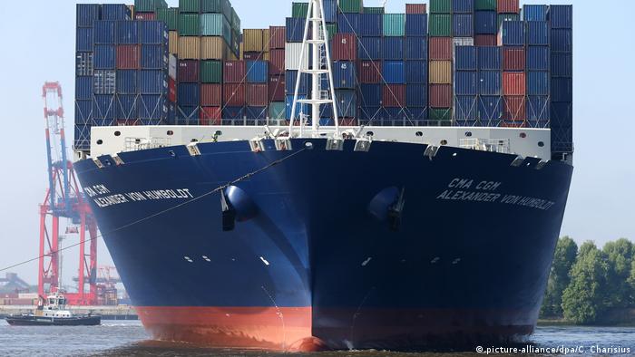 Deutschland | Containerschiff CMA CGM Alexander von Humboldt in Hamburg