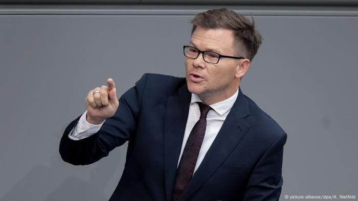 Carsten Schneider, del Partido Socialdemócrata alemán, quiere debatir cambios en las leyes sobre patentes.