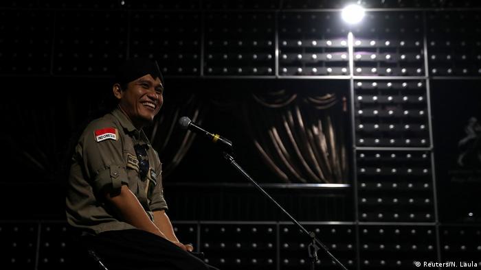 Indonesien muslimischer Prediger Gus Miftah im Nachtklub (Reuters/N. Laula)