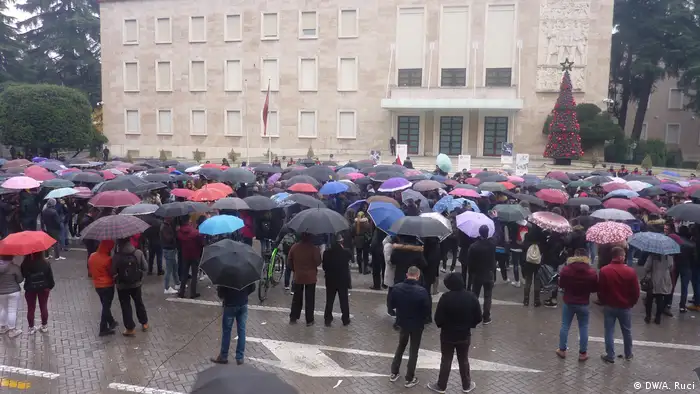 Studenten protestieren in Tirana Albanien