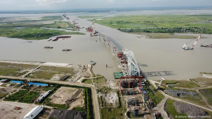 Bangladesh Construction of the Padma Bridge in Dhaka (picture-alliance / Photoshot)