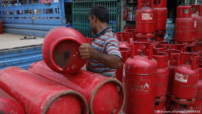 Gaszylinder in Dhaka, Bangladesch (picture alliance/ZUMAPRESS)