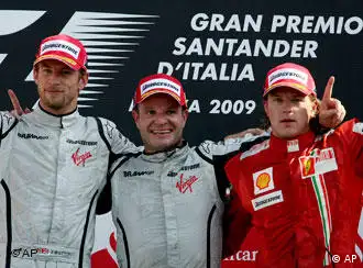 Button, Barrichello und Räikkönen (v.li.) auf dem Siegerpodest (Foto:AP Photo/Alex Trovati)