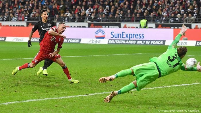 Deutschland Bundesliga - Eintracht Frankfurt v Bayern München | Tor Ribery (imago/Sven Simon/F. Hoermann)