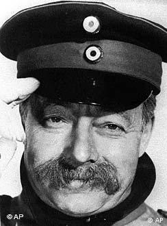 Heinz Rühmann als Hauptmann von Köpenick Heinz Rühmann als Hauptmann von Köpenick