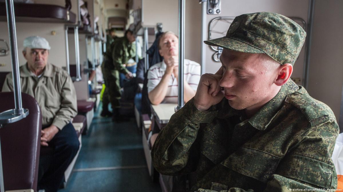 Russia Digital conscription set to hinder draftdodging DW 04/16/2023