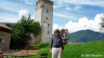 Reinhold Messner vor seinem Bergmuseum Firmian nahe Bozen