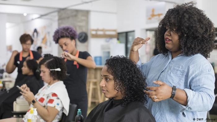 Natural Hair Revolution Unravels Racist Beauty Ideals In Caribbean Americas North And South American News Impacting On Europe Dw 05 01 2019