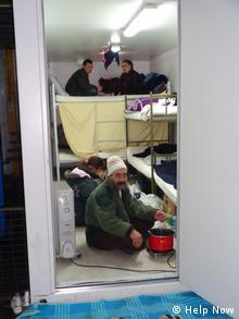 Schreckliche Lebensbedingungen in Flüchtlings- und Migrantenlagern in Bosnien und Herzegowina