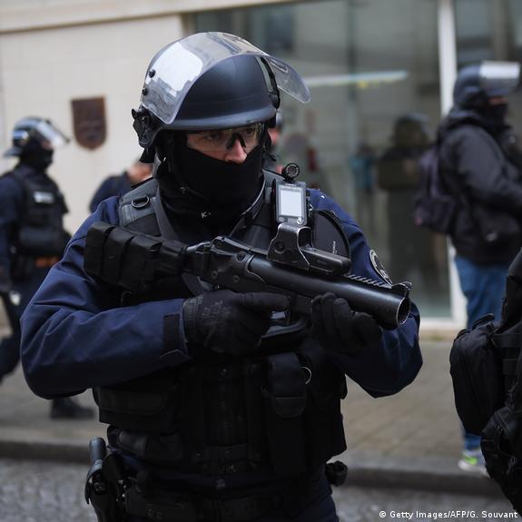 Court: French police can use rubber bullets